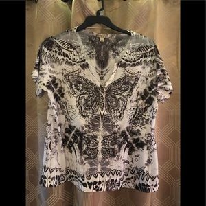 Woman’s 1x black and white butterfly design top